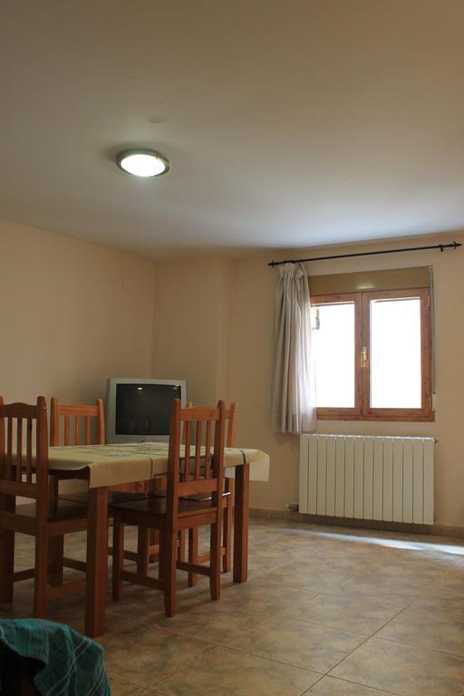 Apartamentos Turisticos Rosario Camarena de la Sierra Rom bilde