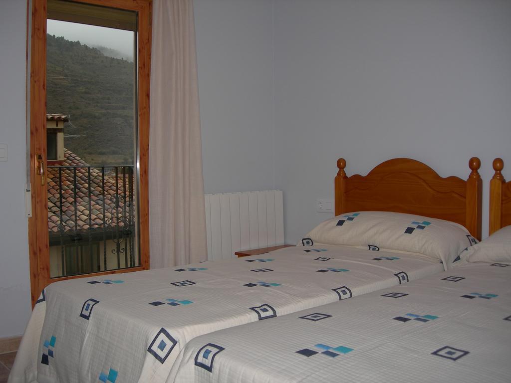 Apartamentos Turisticos Rosario Camarena de la Sierra Eksteriør bilde