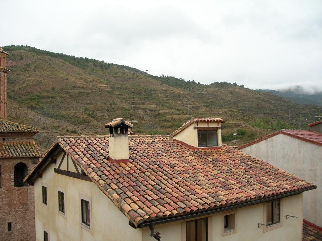 Apartamentos Turisticos Rosario Camarena de la Sierra Eksteriør bilde
