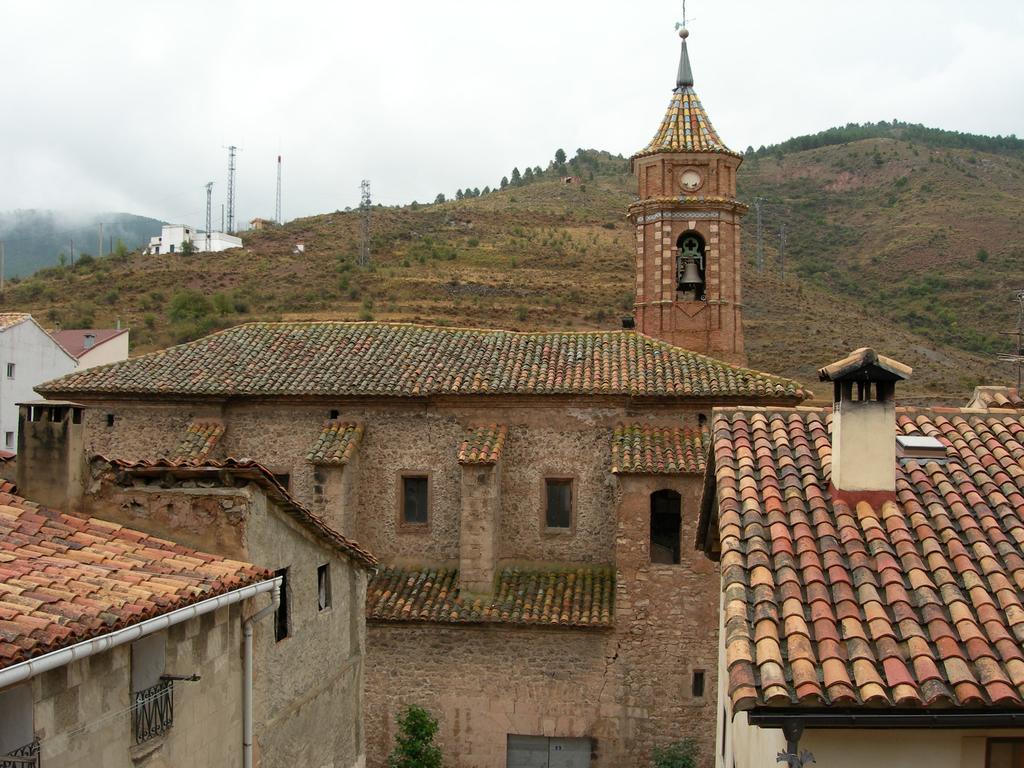 Apartamentos Turisticos Rosario Camarena de la Sierra Eksteriør bilde