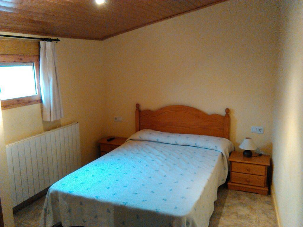 Apartamentos Turisticos Rosario Camarena de la Sierra Rom bilde