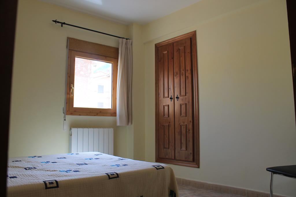 Apartamentos Turisticos Rosario Camarena de la Sierra Rom bilde