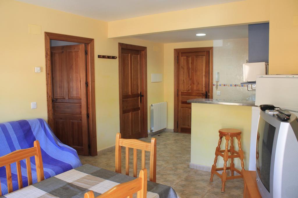 Apartamentos Turisticos Rosario Camarena de la Sierra Rom bilde