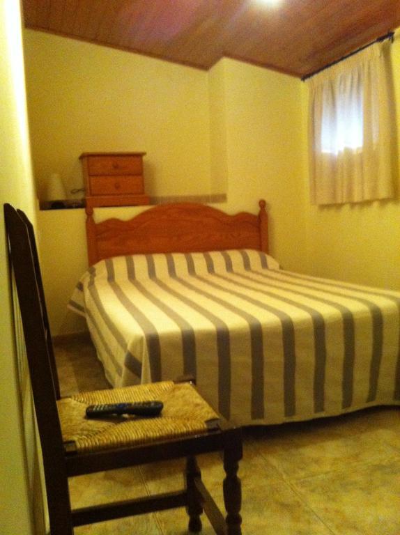 Apartamentos Turisticos Rosario Camarena de la Sierra Eksteriør bilde