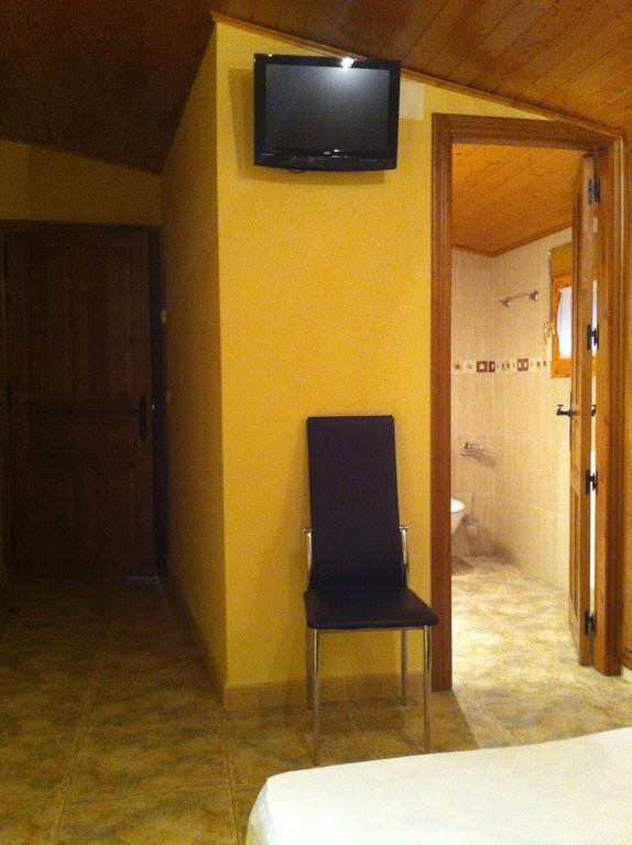 Apartamentos Turisticos Rosario Camarena de la Sierra Eksteriør bilde